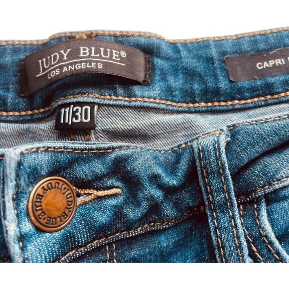 Judy Blue Capri Fit Distressed Ankle Skinny Jeans - Picture 7 of 16